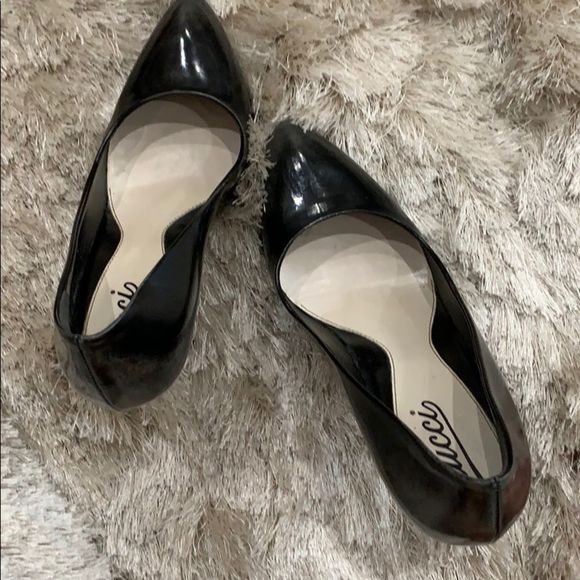 Authentic pre loved Gucci stilettos - Picture 11 of 16